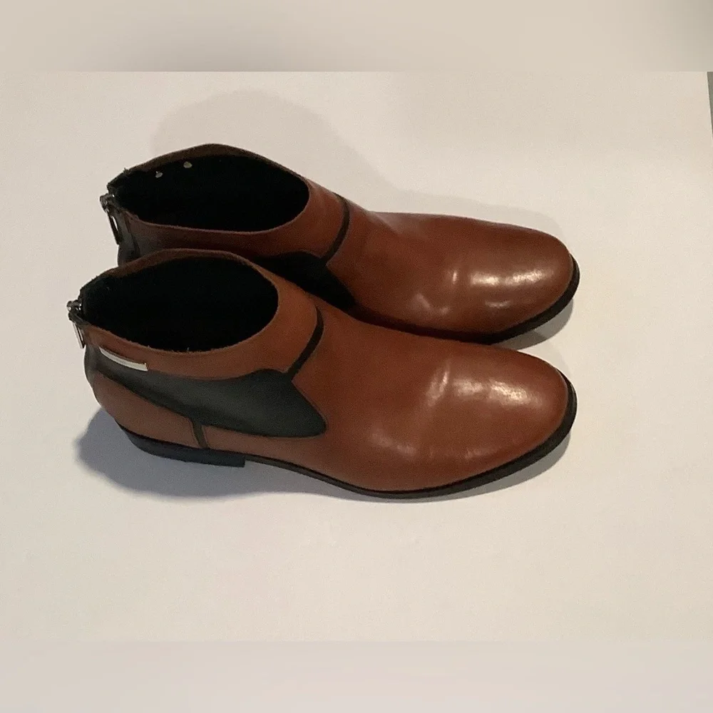 Calvin Klein Tan and Black Chelsea Boots